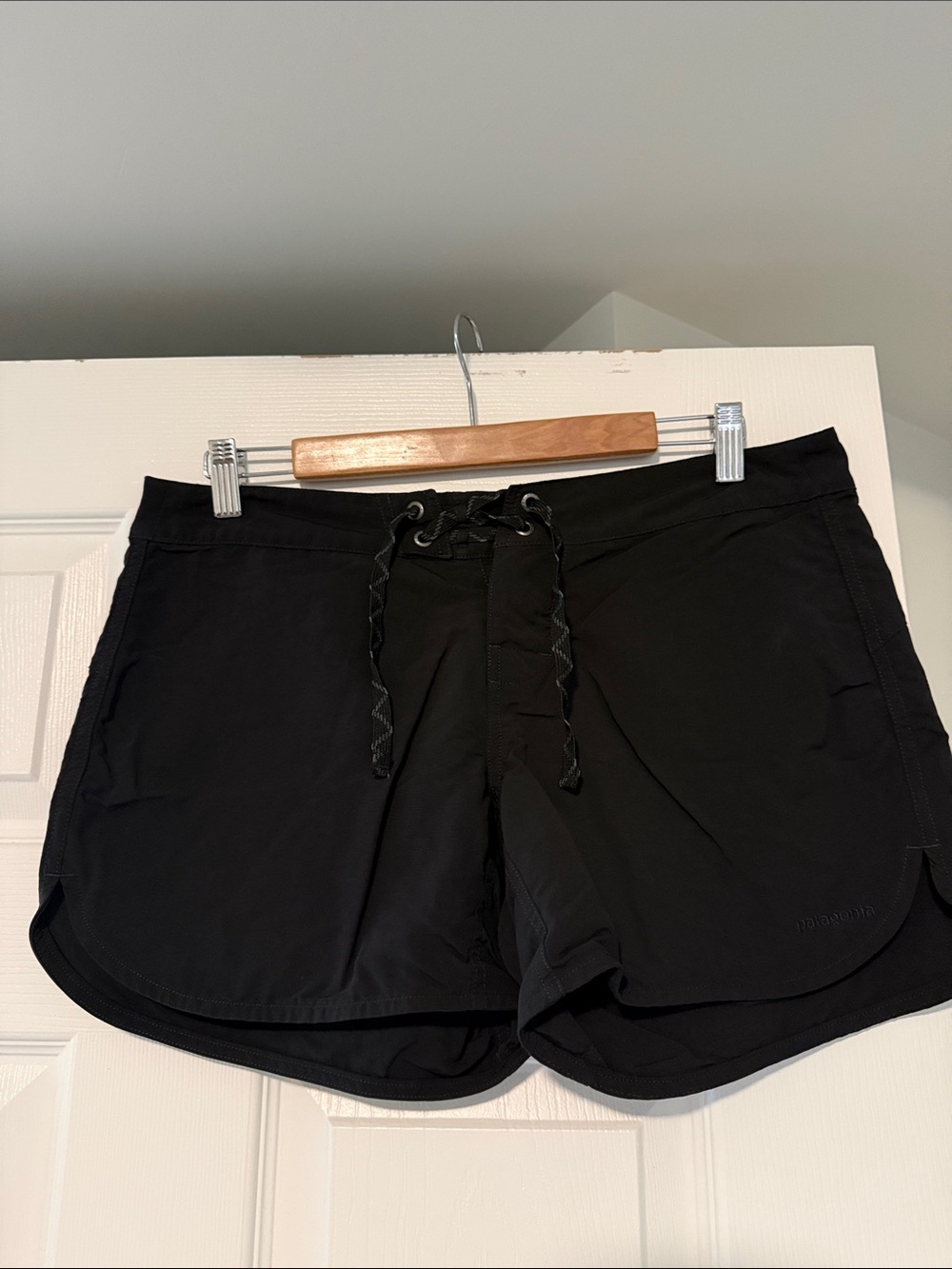 Patagonia Black Women's Athletic Drawcord Shorts 8